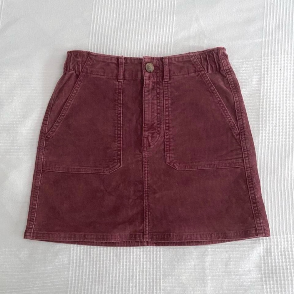 American Eagle Women's Corduroy Utility Burgundy Mini Skirt size 0